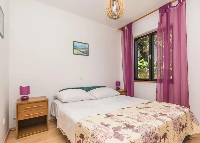 Schoene Erdgeschosswohnung Mit Sonnenterrasse By Interhome Dramalj