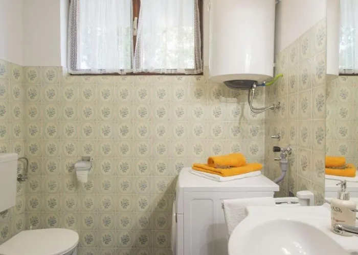 Schoene Erdgeschosswohnung Mit Sonnenterrasse By Interhome Apartman