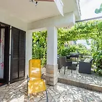 Schoene Erdgeschosswohnung Mit Sonnenterrasse By Interhome Appartamento