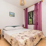Schoene Erdgeschosswohnung Mit Sonnenterrasse By Interhome *