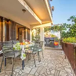 Apartment Schoene Erdgeschosswohnung Mit Sonnenterrasse By Interhome