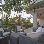 Schoene Erdgeschosswohnung Mit Sonnenterrasse By Interhome *