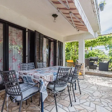 Appartamento Schoene Erdgeschosswohnung Mit Sonnenterrasse By Interhome