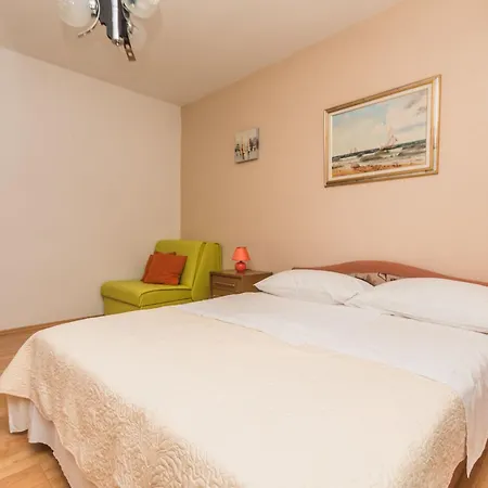 Schoene Erdgeschosswohnung Mit Sonnenterrasse By Interhome * Dramalj