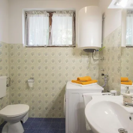 Schoene Erdgeschosswohnung Mit Sonnenterrasse By Interhome Apartamento