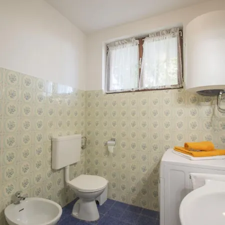 Schoene Erdgeschosswohnung Mit Sonnenterrasse By Interhome * Dramalj