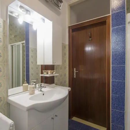 Schoene Erdgeschosswohnung Mit Sonnenterrasse By Interhome Dramalj