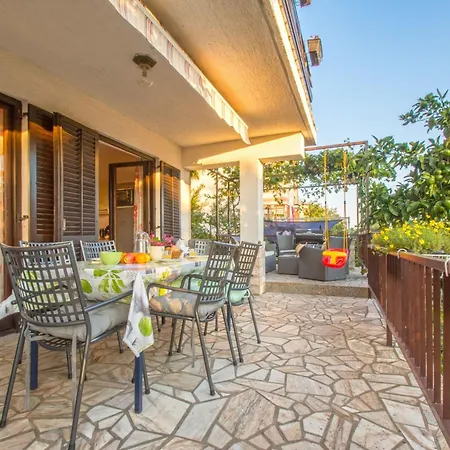 Apartamento Schoene Erdgeschosswohnung Mit Sonnenterrasse By Interhome
