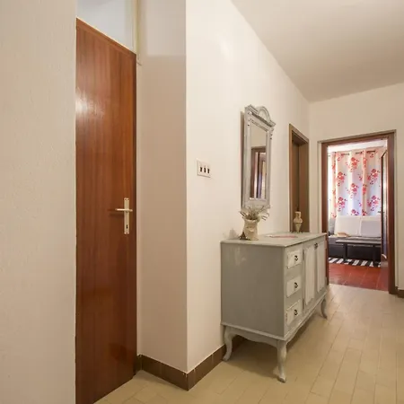 Schoene Erdgeschosswohnung Mit Sonnenterrasse By Interhome * Dramalj