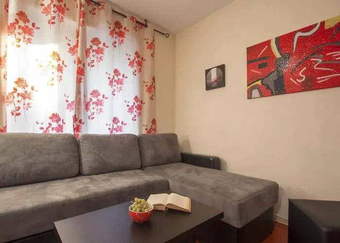 Schoene Erdgeschosswohnung Mit Sonnenterrasse By Interhome Appartamento *