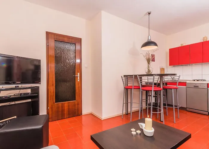 Schoene Erdgeschosswohnung Mit Sonnenterrasse By Interhome * Dramalj