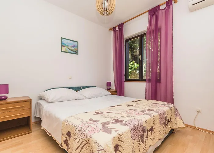 Schoene Erdgeschosswohnung Mit Sonnenterrasse By Interhome *