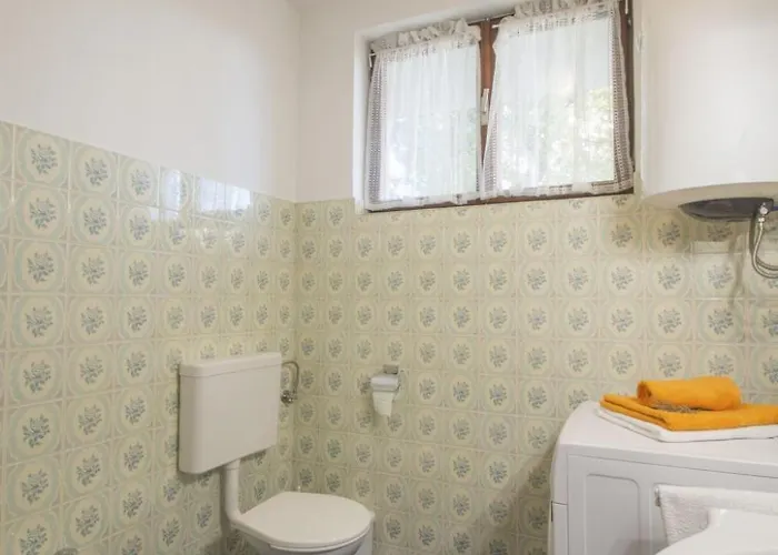 Schoene Erdgeschosswohnung Mit Sonnenterrasse By Interhome * Dramalj