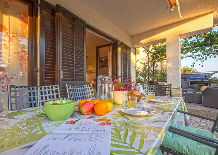 Appartamento Schoene Erdgeschosswohnung Mit Sonnenterrasse By Interhome