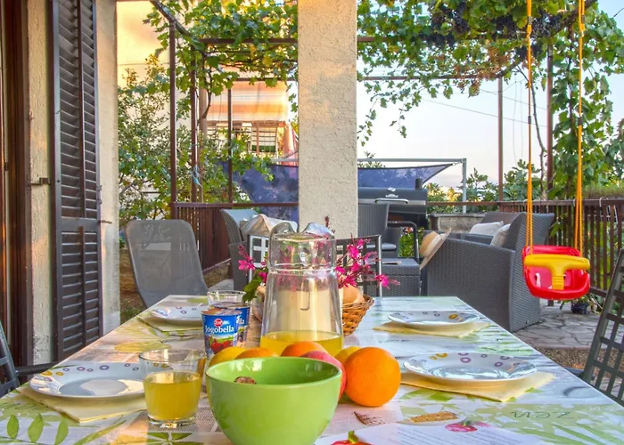 Appartamento Schoene Erdgeschosswohnung Mit Sonnenterrasse By Interhome *