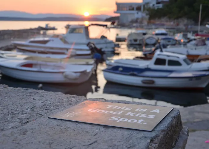 Schoene Erdgeschosswohnung Mit Sonnenterrasse By Interhome Appartamento